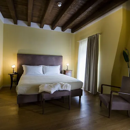 Otel Le Ali Del Frassino 4*