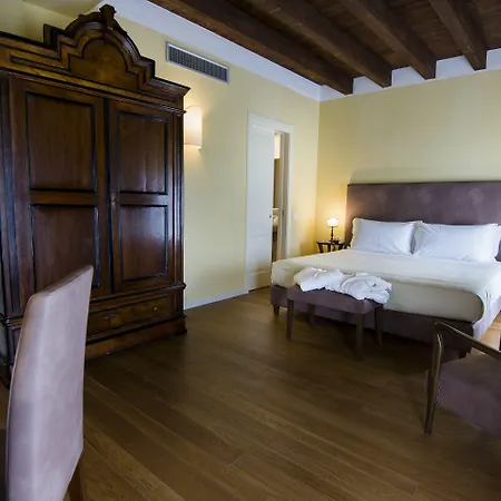 Le Ali Del Frassino Otel 4*