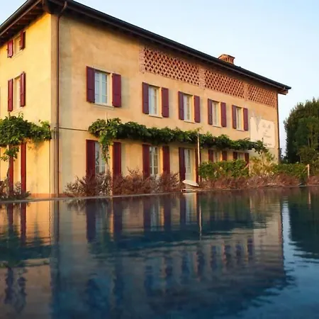 Le Ali Del Frassino Otel